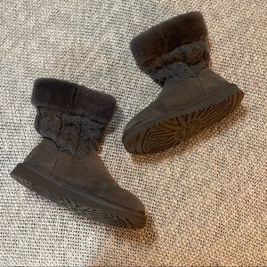 UGG Grey knit fur boots size 5